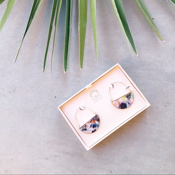 C&C CALIFORNIA ✨NWT✨ Multicolor Acrylic Earrings - Picture 4 of 6